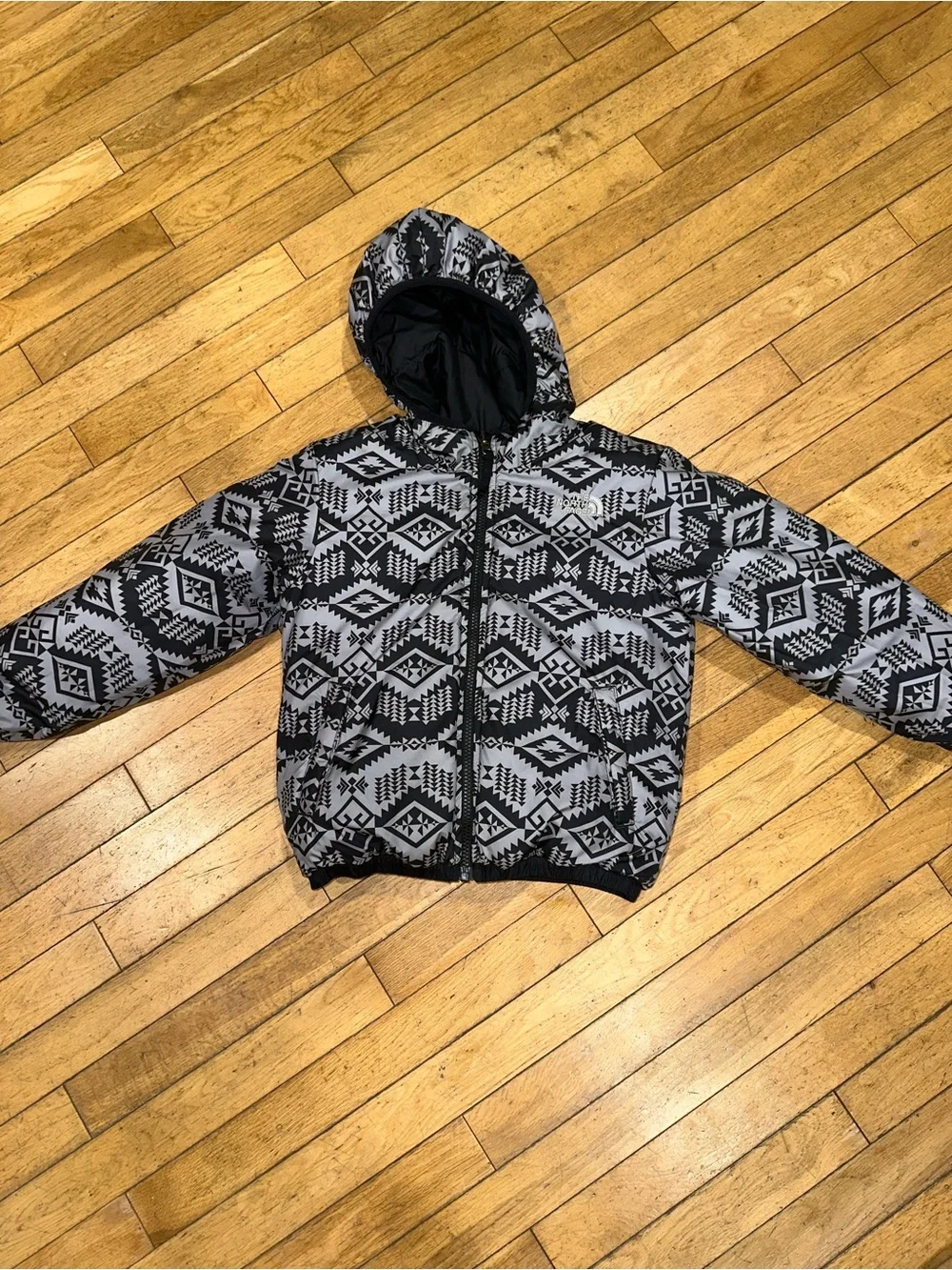 Boy’s the north face Reversible jacket zip hood